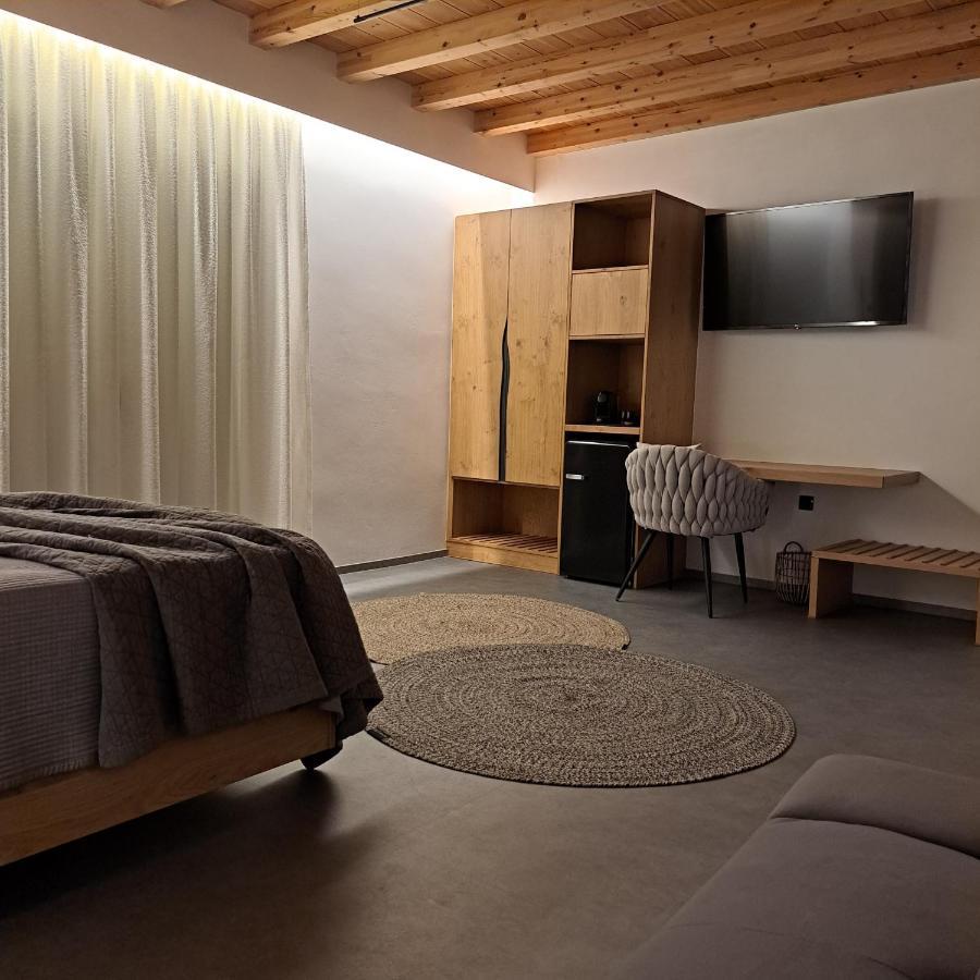 Nisaki Hotel & Elite Suites Ermoupoli Exteriör bild